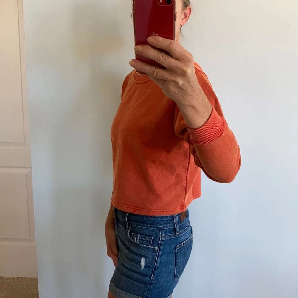 Cropped, Lace Back Pullover Top - Picture 5 of 10